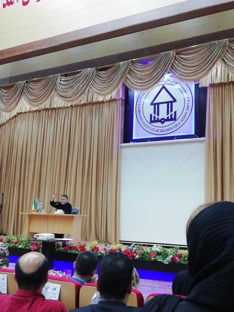 سخنرانی دکتر انوشه در یکی از بهترین مکان های استان، موسسه آموزش عالی شمس گنبد کاووس